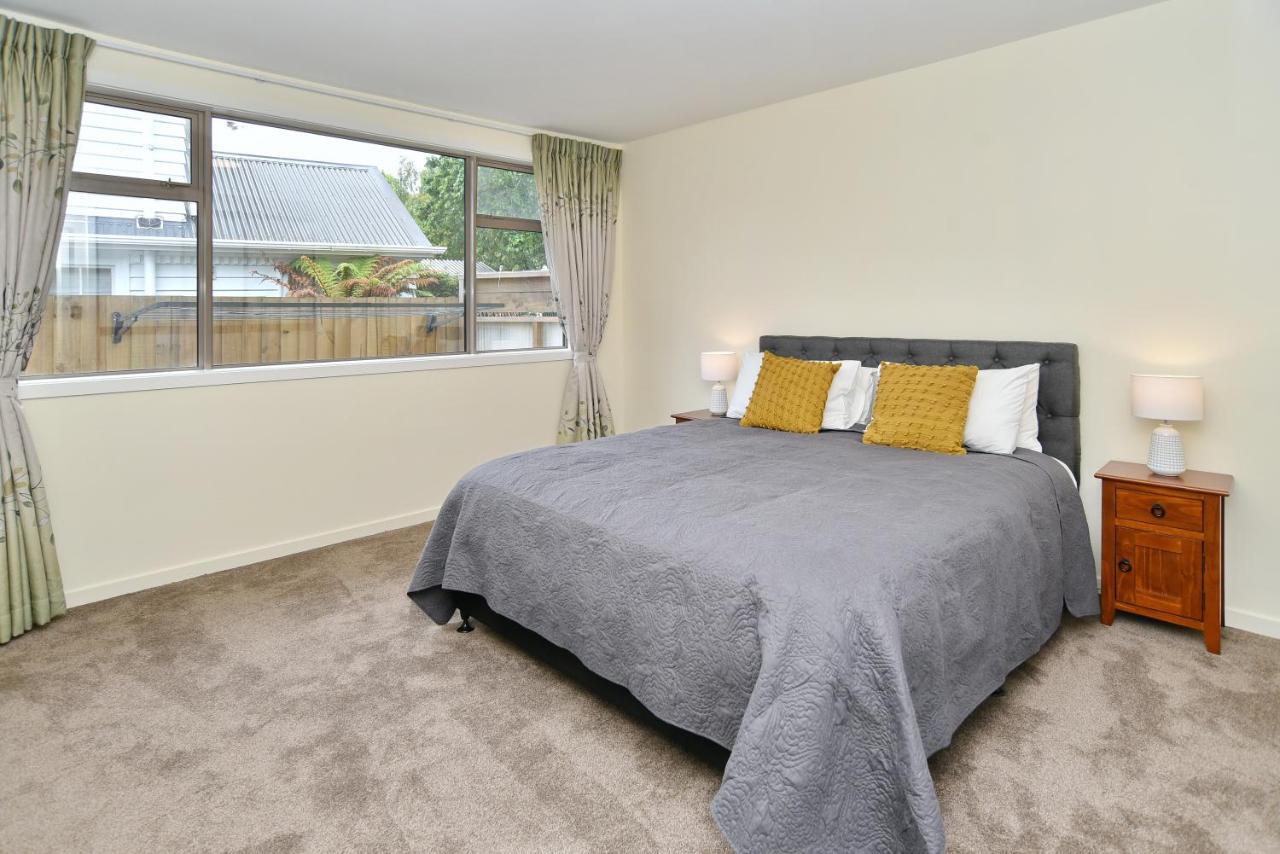 Clyde 106 - Christchurch Holiday Homes Екстериор снимка