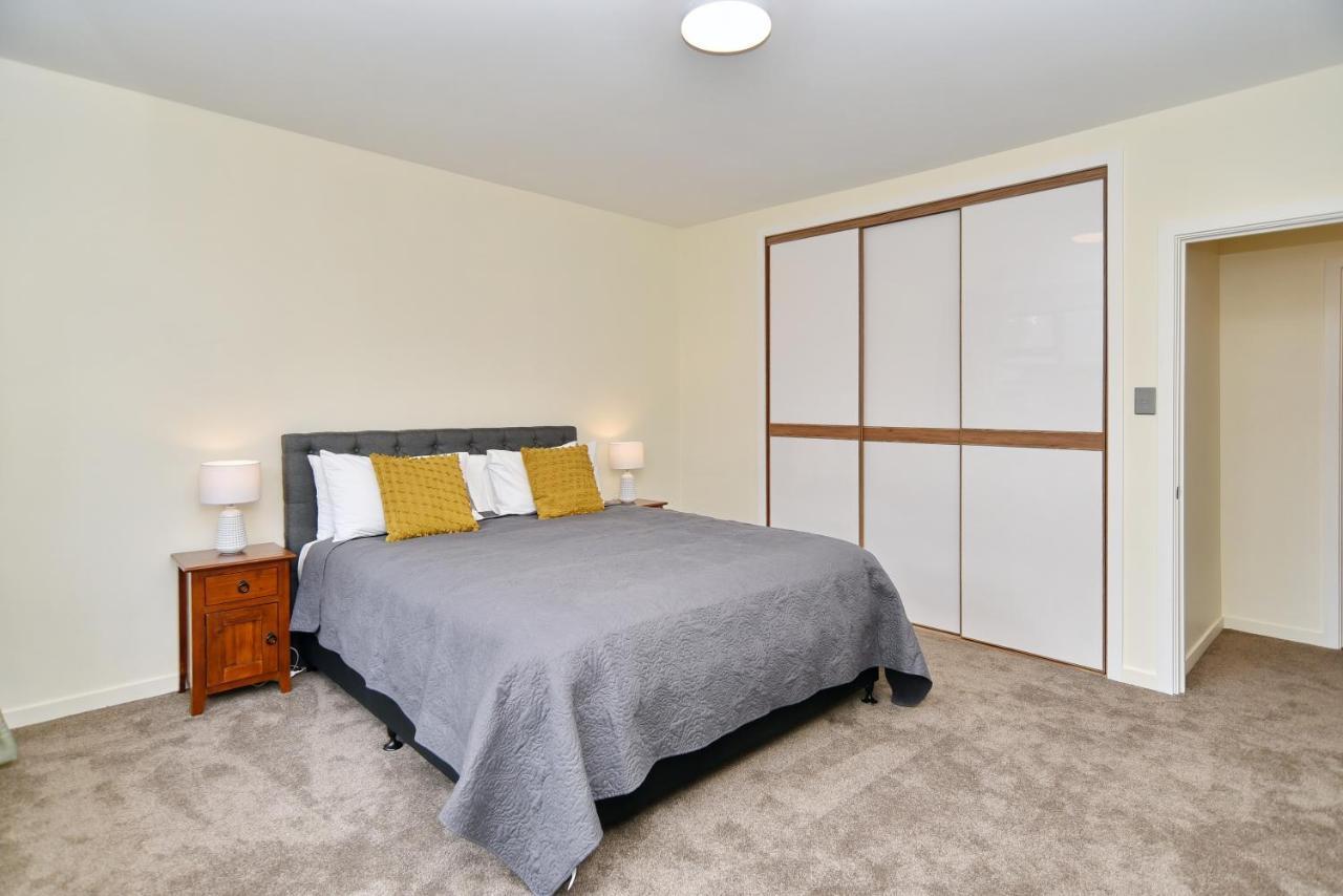 Clyde 106 - Christchurch Holiday Homes Екстериор снимка